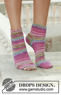Free patterns - Dětské ponožky a papučky / DROPS 111-11