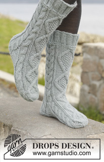 Free patterns - Slippers / DROPS 156-51